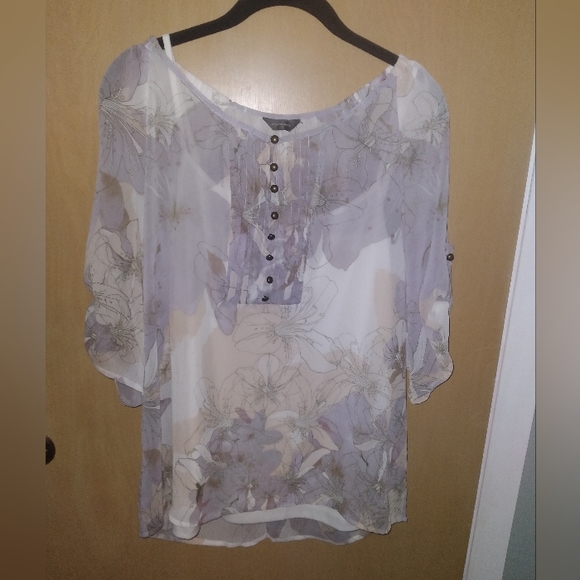 ***๐3 for $35./Denver Hayes Light Sheer Floral Blouse.. - Picture 1 of 7